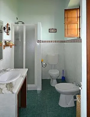 Sleeps 6 Pool Air Con וילה
